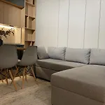 Square 21 *