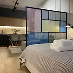 Apartament Square 21 *