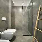 Square 21