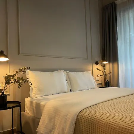 Square 21 * 티라나