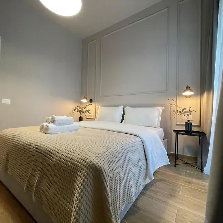 Square 21 Tirana