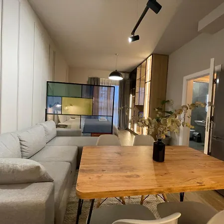 Square 21 아파트 티라나